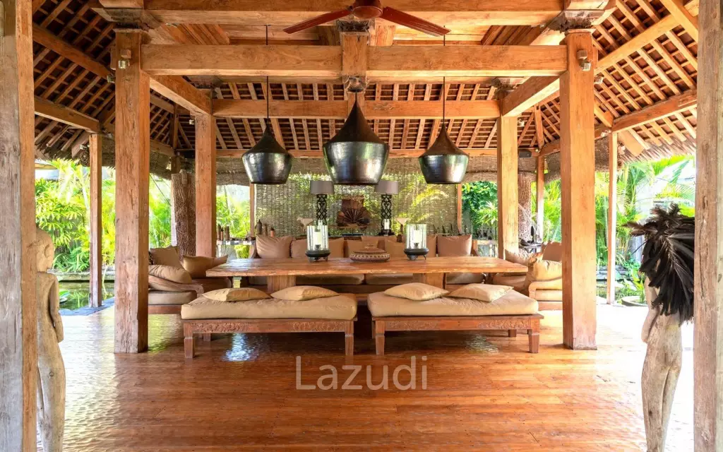 Magnificent 5-Bedroom Joglo Estate in Berawa