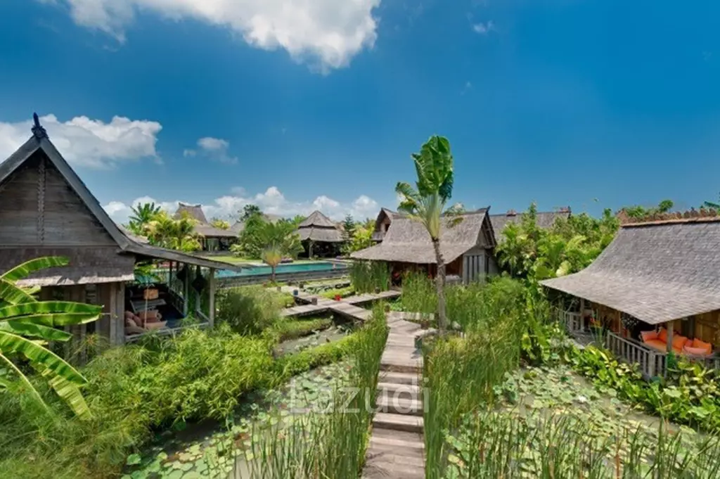 Magnificent 5-Bedroom Joglo Estate in Berawa