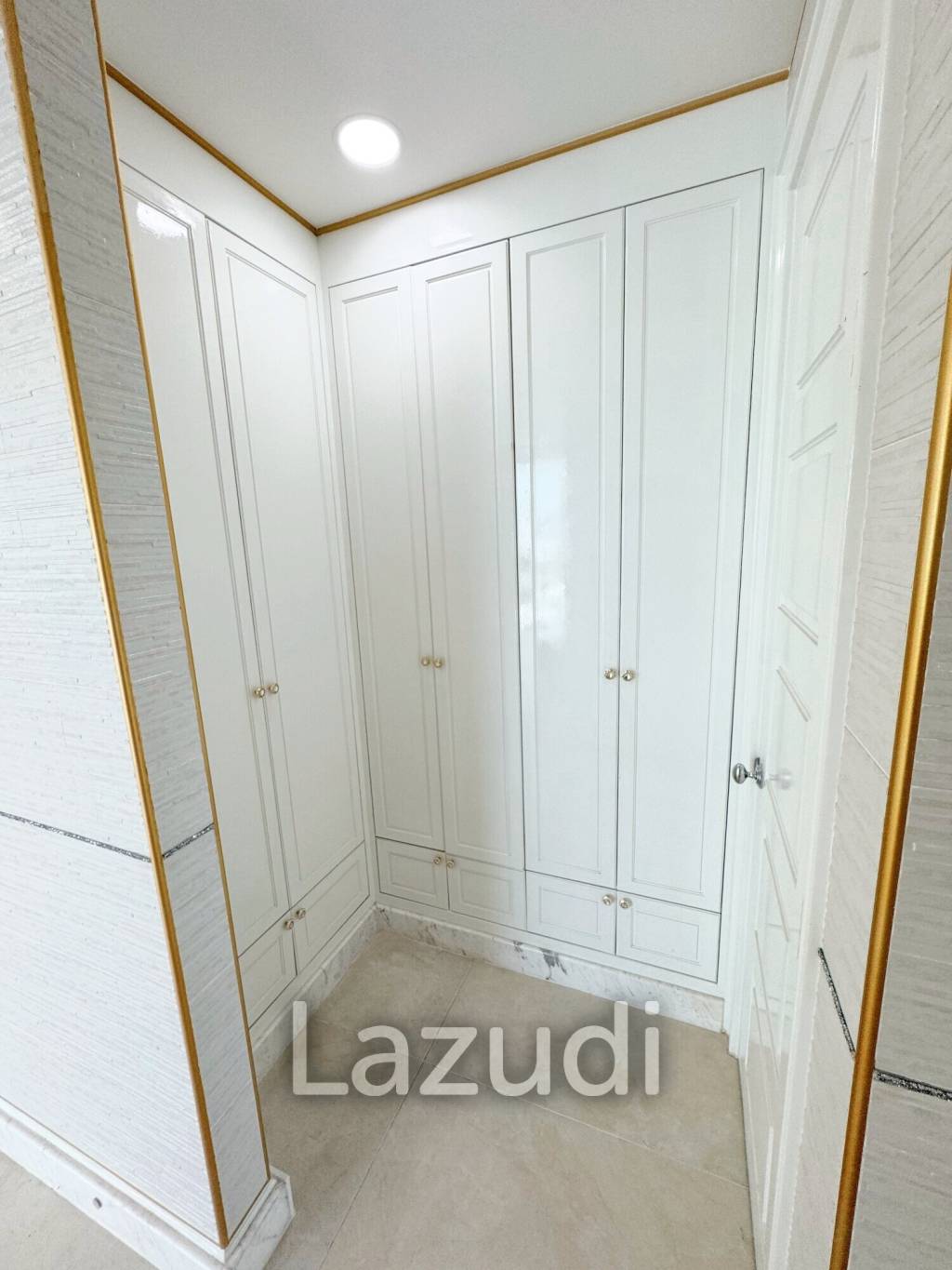 4 Bed 4 Bath 355 SQ.M Royce Private Residences