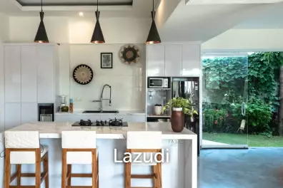 Spacious 4-Bedroom Villa with Rooftop Terrace – Kayu Tulang