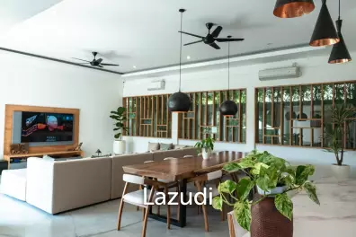 Spacious 4-Bedroom Villa with Rooftop Terrace – Kayu Tulang