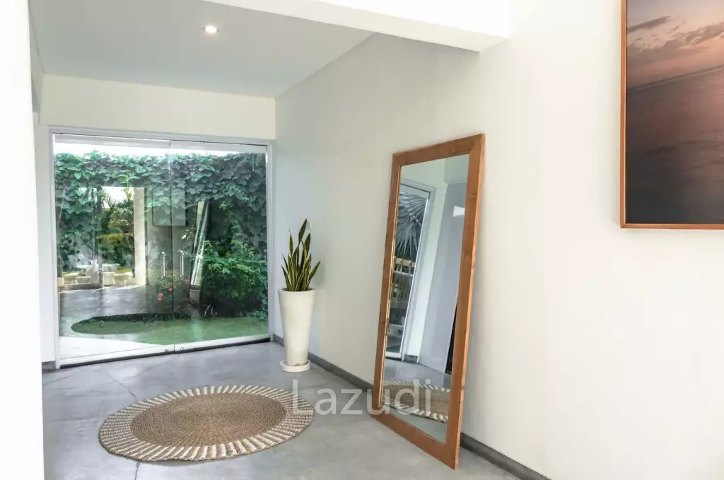 Spacious 4-Bedroom Villa with Rooftop Terrace – Kayu Tulang