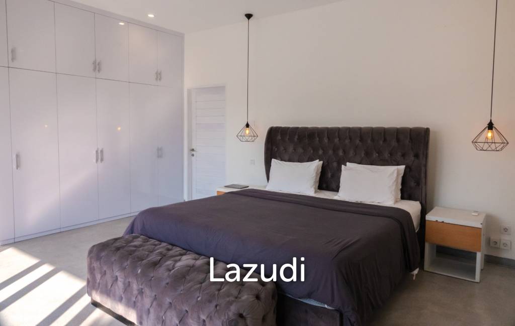 Spacious 4-Bedroom Villa with Rooftop Terrace – Kayu Tulang