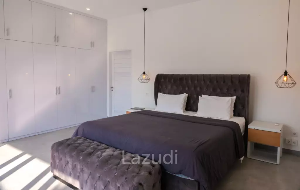 Spacious 4-Bedroom Villa with Rooftop Terrace – Kayu Tulang