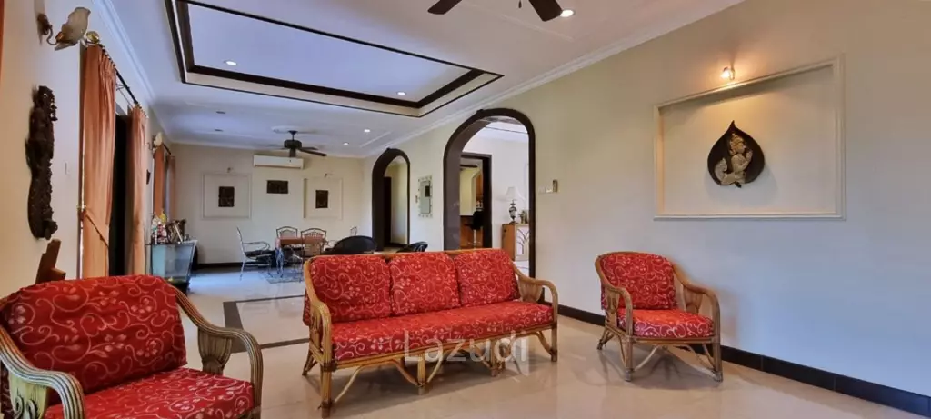 4 Beds 3 Baths 220 SQ.M. House in Huay Yai