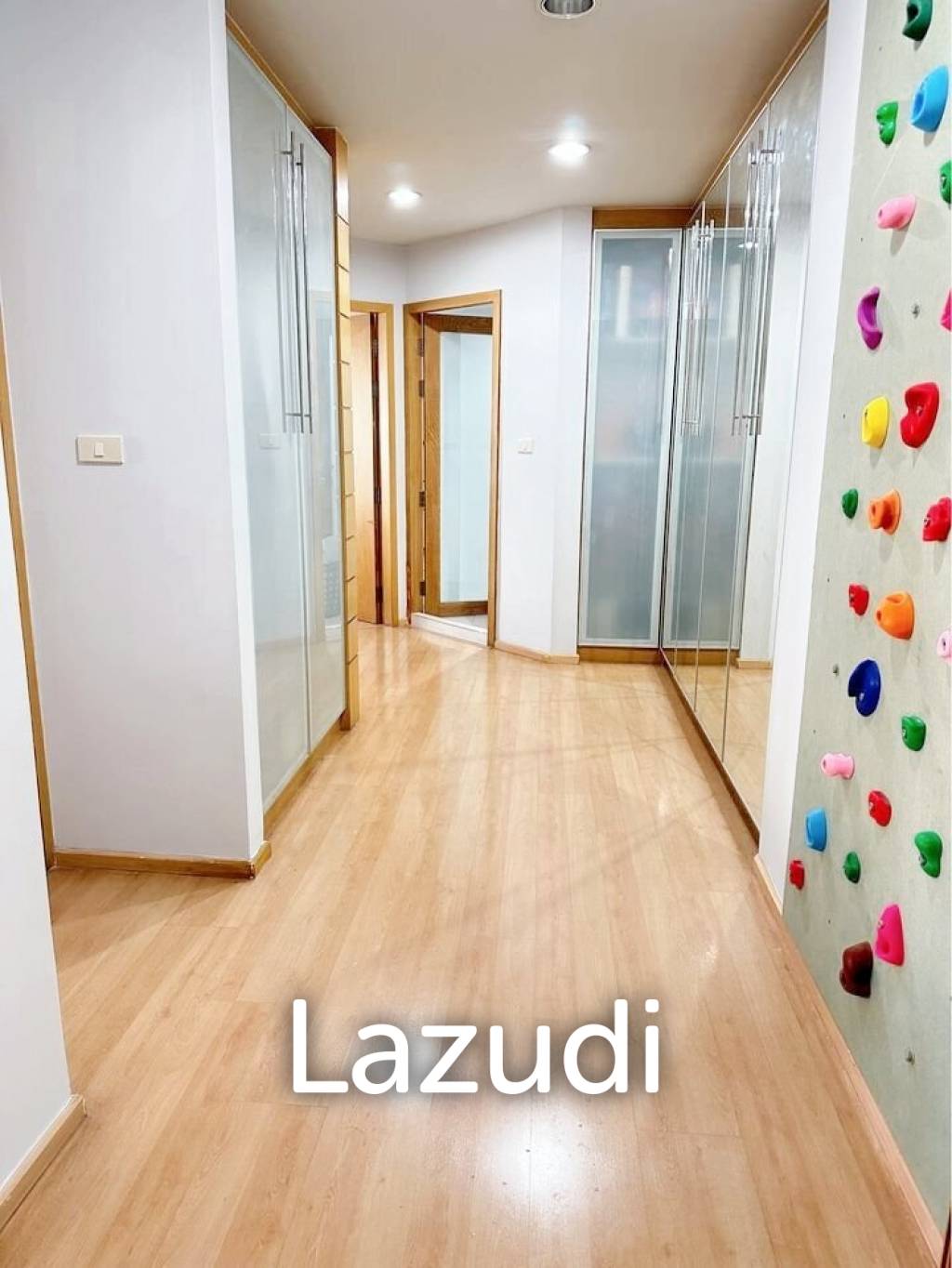 2 Bed 2 Bath 150 SQ.M Saranjai Mansion
