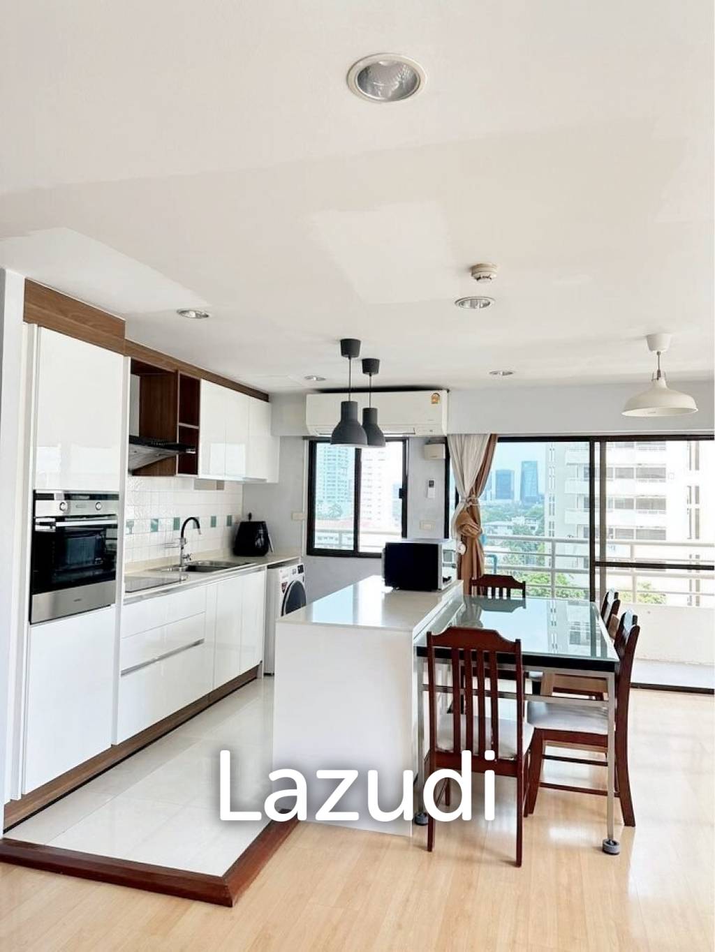 2 Bed 2 Bath 150 SQ.M Saranjai Mansion