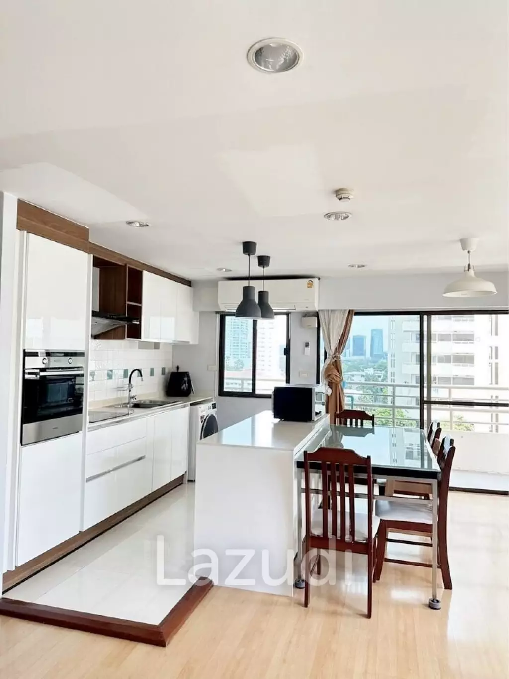 2 Bed 2 Bath 150 SQ.M Saranjai Mansion