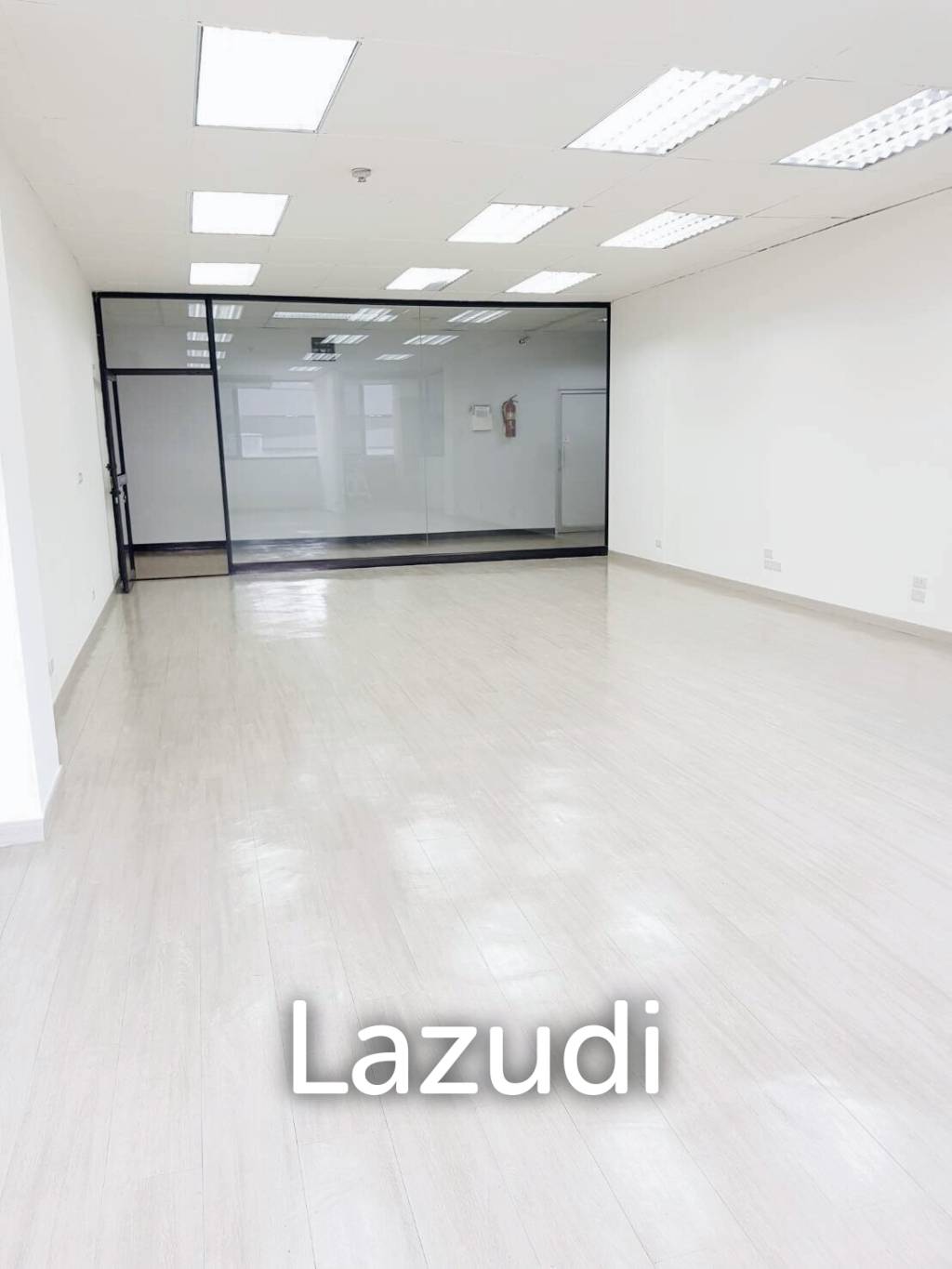 60 SQ.M Office at Charn Issara Tower 1