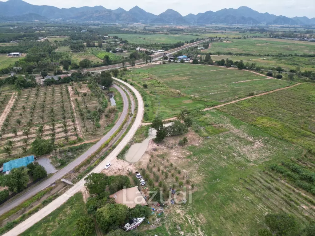 7.1 Rai land for sale in Nong Ta Taem, Pranburi