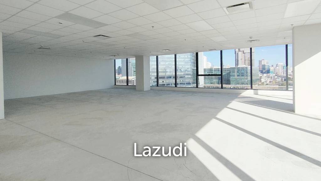 1,174 SQ.M Office space for rent in Klongtoey