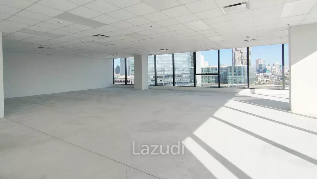 1,174 SQ.M Office space for rent in Klongtoey