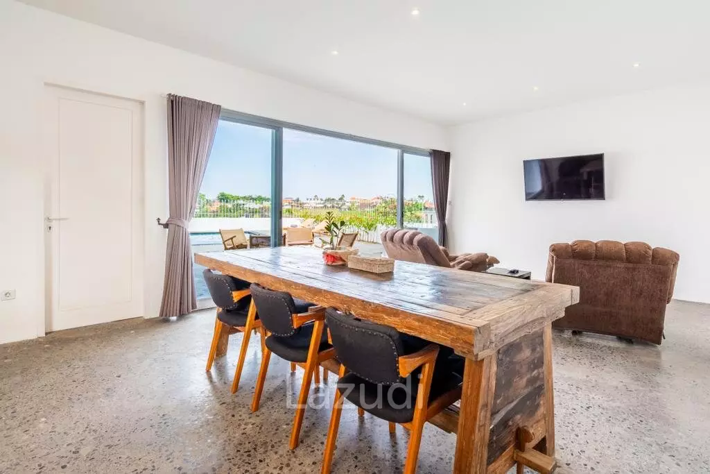Berawa Villa with Rice Field Views