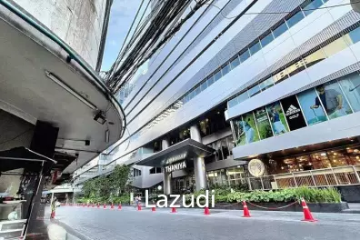 Prime 5-Story Commercial Building with Elevator near BTS Sala Daeng, Ideal for Restaurants, Bars, Clinics