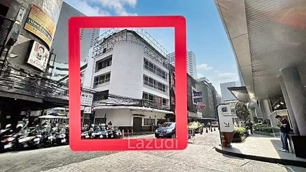 Prime 5-Story Commercial Building with Elevator near BTS Sala Daeng, Ideal for Restaurants, Bars, Clinics