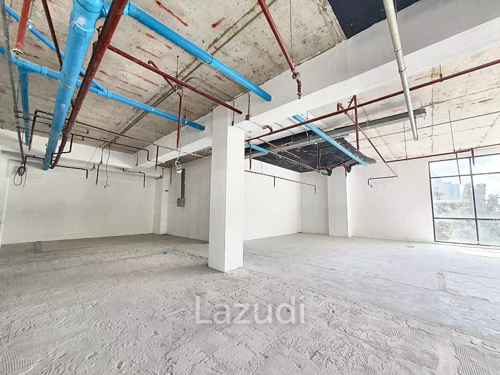 180 SQ.M Retail Spaces In Vanilla Moon Sathorn