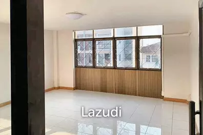 Home office for sale in Huaykwang