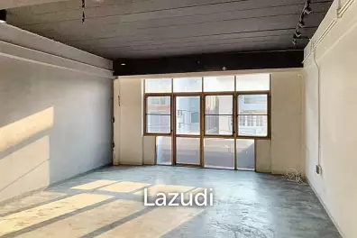 Home office for sale in Huaykwang