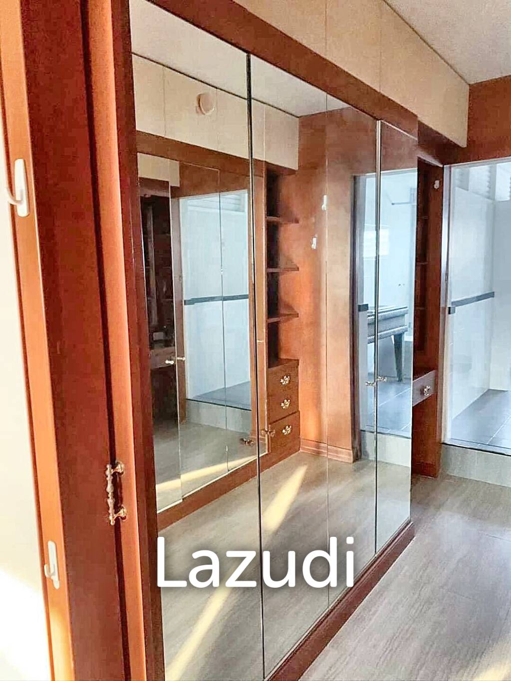 Home office for sale in Huaykwang
