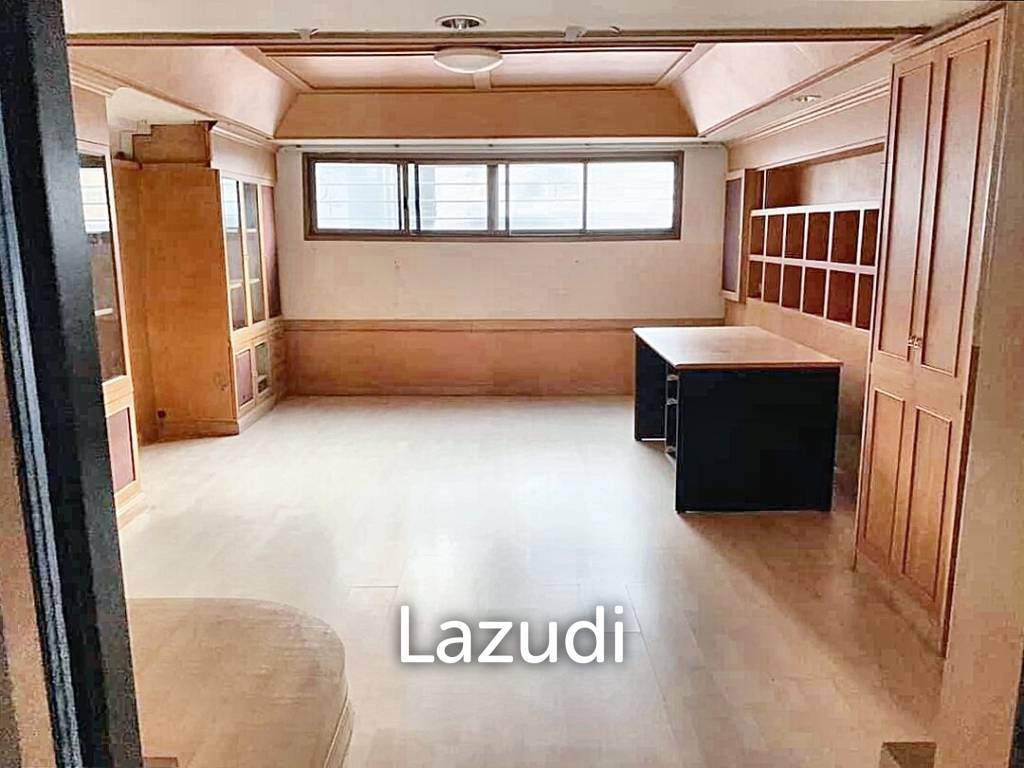 Home office for sale in Huaykwang