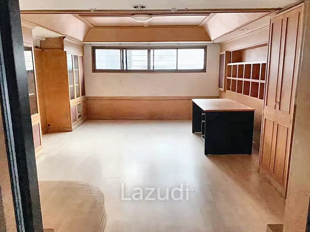 Home office for sale in Huaykwang