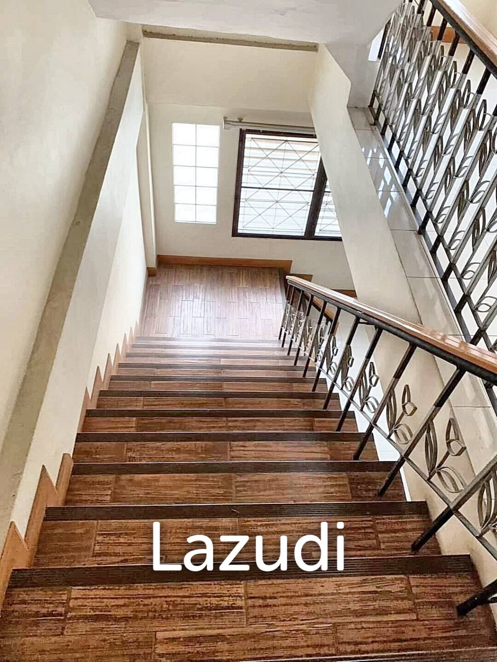 Home office for sale in Huaykwang