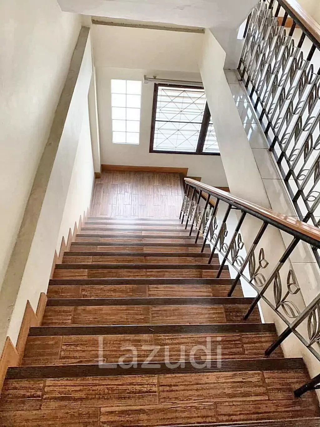 Home office for sale in Huaykwang