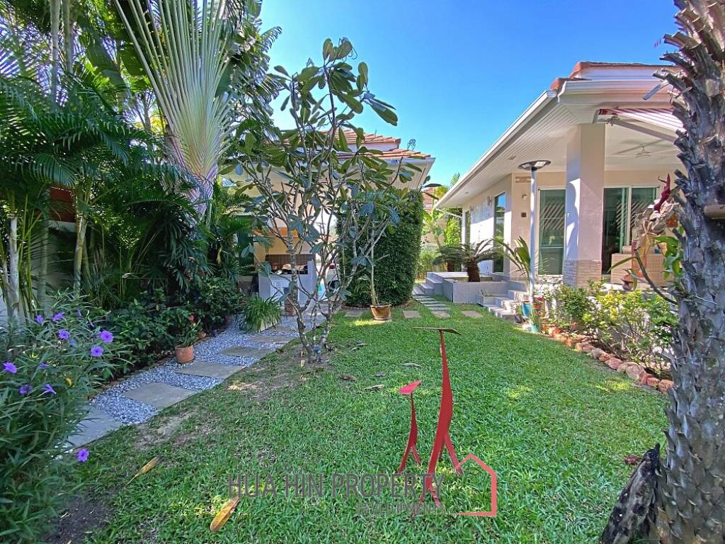 Modern 3 Bed 2 Bath Private Pool Villa For Sale in Woodlands Residence