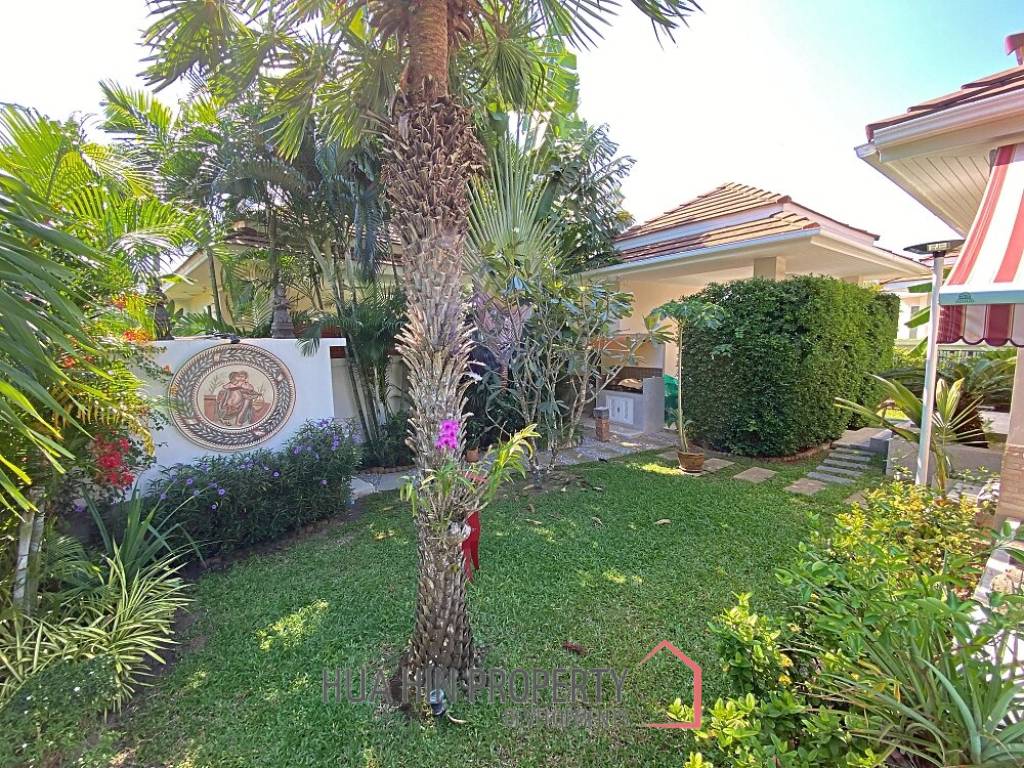 Modern 3 Bed 2 Bath Private Pool Villa For Sale in Woodlands Residence
