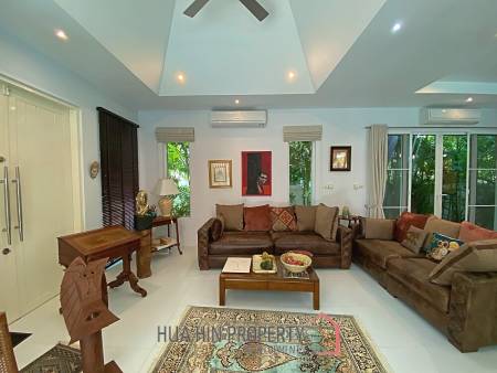 Modern 3 Bed 2 Bath Private Pool Villa For Sale in Woodlands Residence