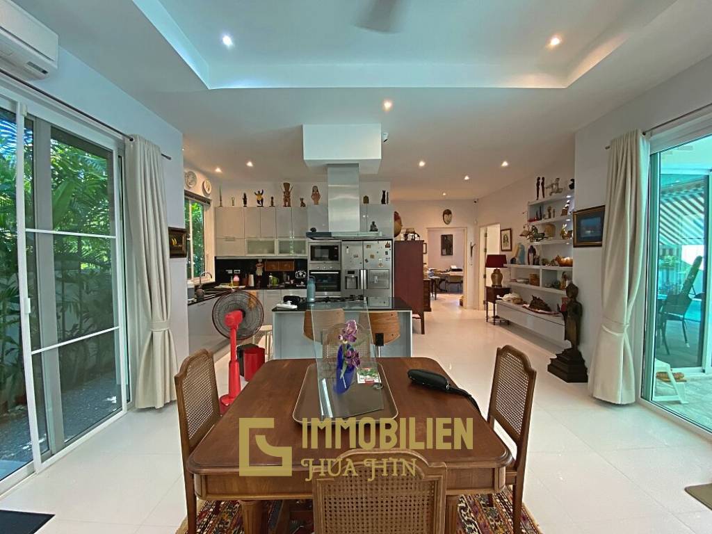 Modern 3 Bed 2 Bath Private Pool Villa For Sale in Woodlands Residence