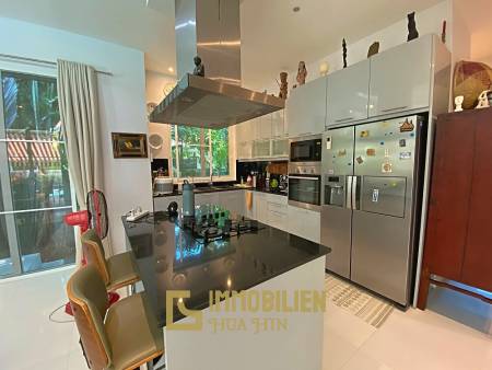 Modern 3 Bed 2 Bath Private Pool Villa For Sale in Woodlands Residence