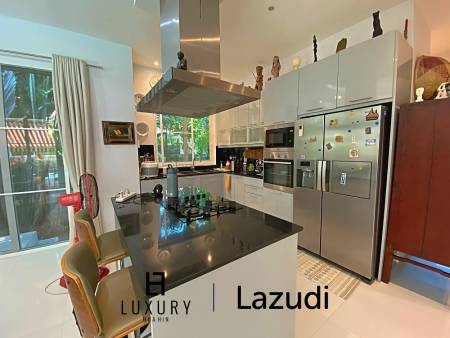 Modern 3 Bed 2 Bath Private Pool Villa For Sale in Woodlands Residence