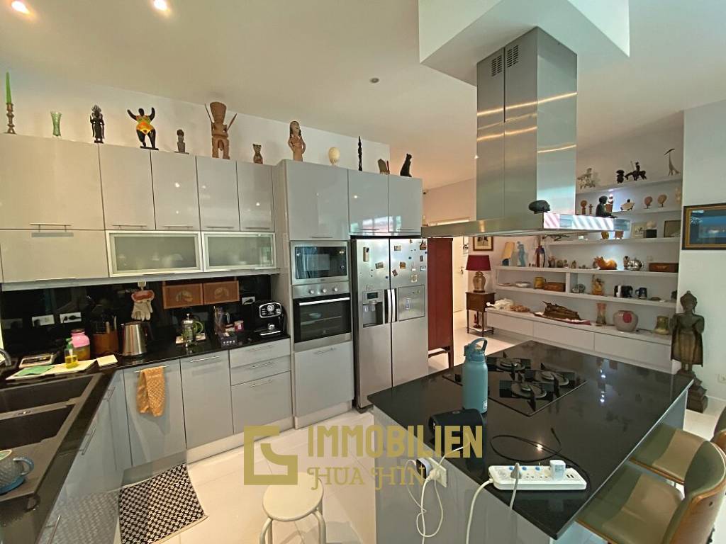 Modern 3 Bed 2 Bath Private Pool Villa For Sale in Woodlands Residence