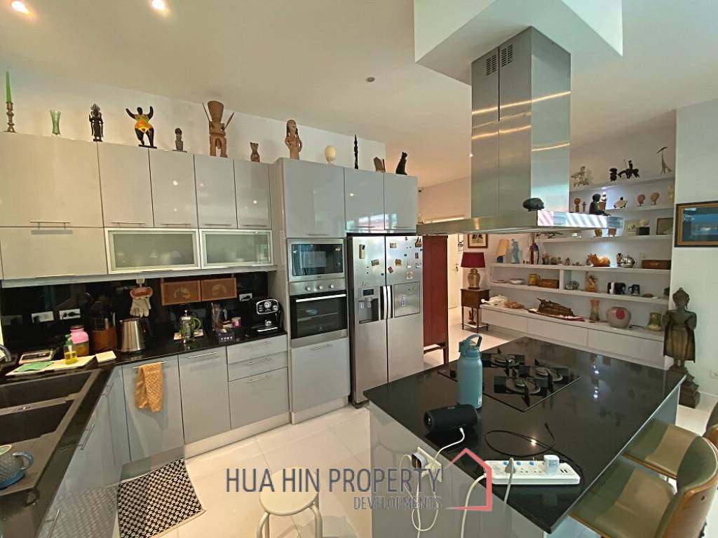 Modern 3 Bed 2 Bath Private Pool Villa For Sale in Woodlands Residence