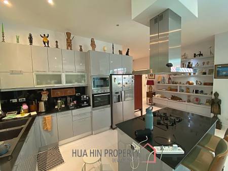 Modern 3 Bed 2 Bath Private Pool Villa For Sale in Woodlands Residence