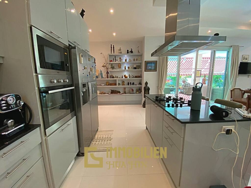 Modern 3 Bed 2 Bath Private Pool Villa For Sale in Woodlands Residence