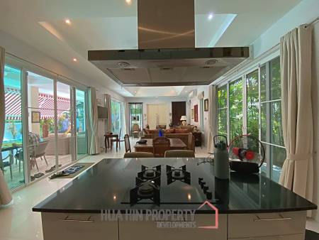 Modern 3 Bed 2 Bath Private Pool Villa For Sale in Woodlands Residence