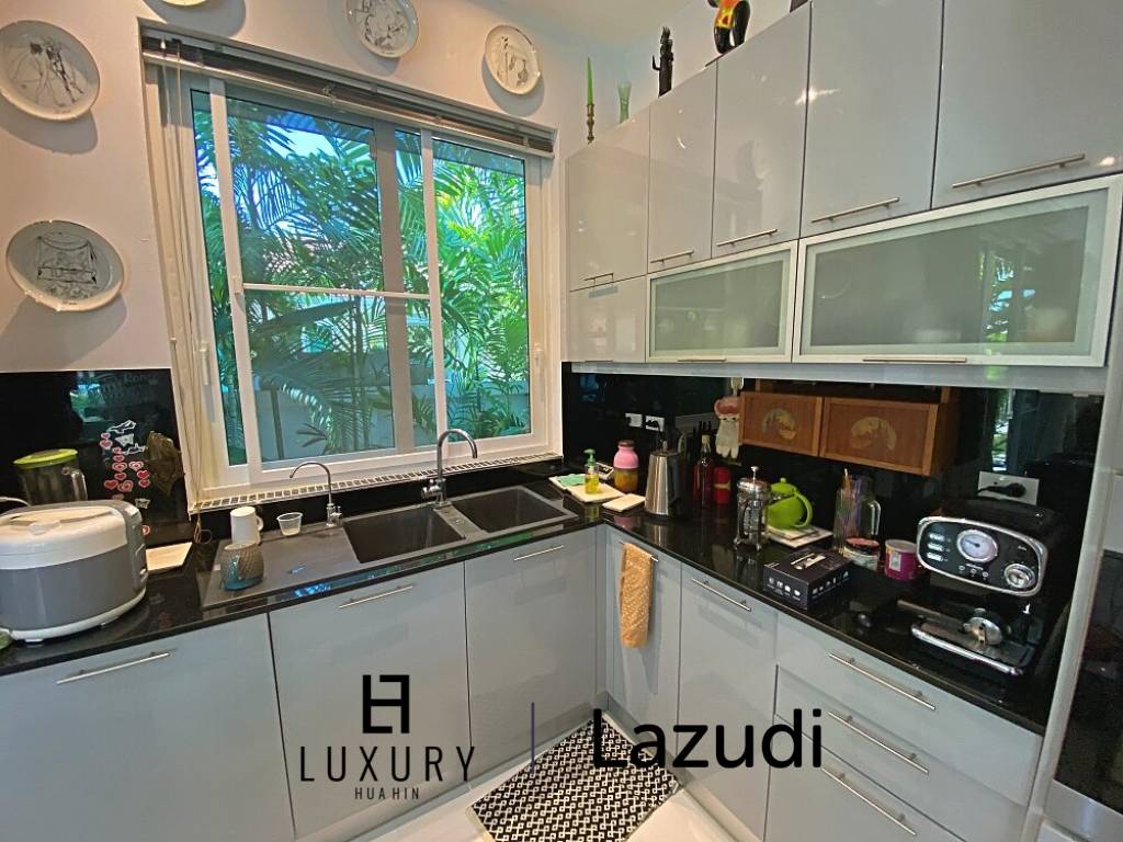 Modern 3 Bed 2 Bath Private Pool Villa For Sale in Woodlands Residence