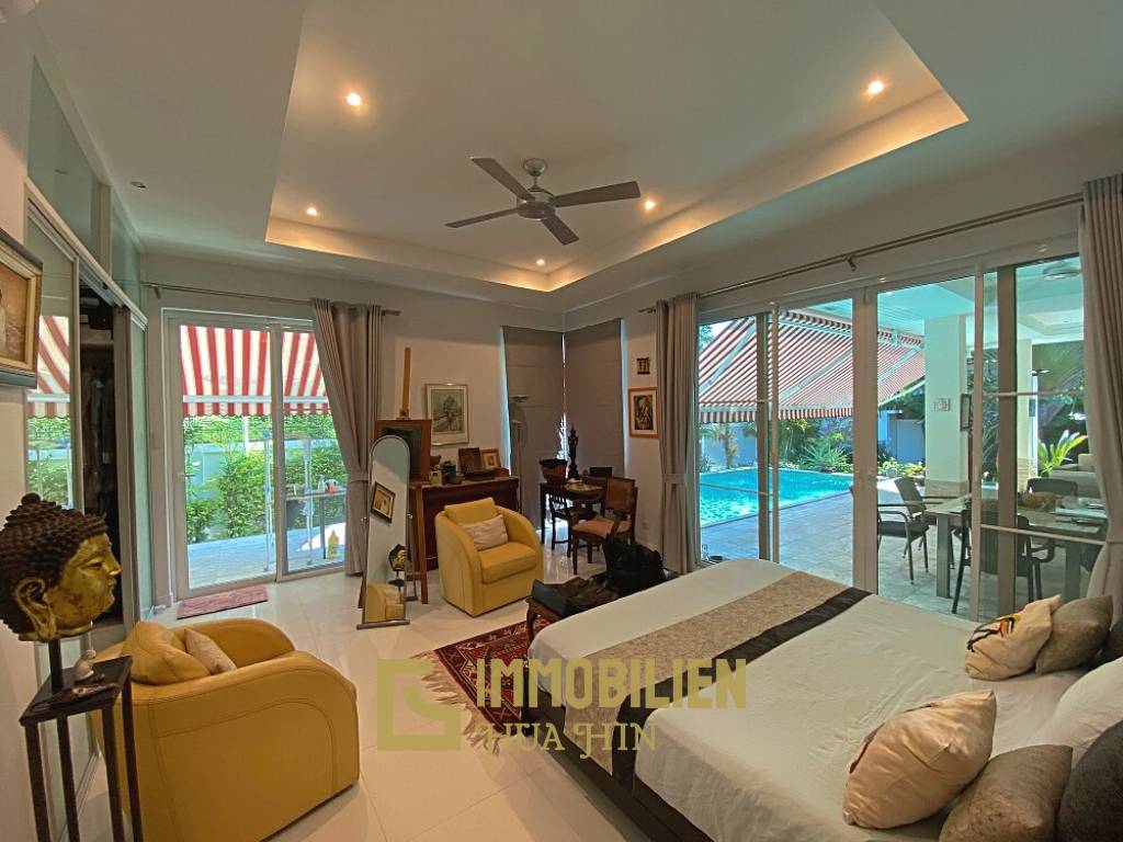 Modern 3 Bed 2 Bath Private Pool Villa For Sale in Woodlands Residence