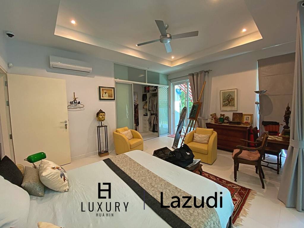 Modern 3 Bed 2 Bath Private Pool Villa For Sale in Woodlands Residence