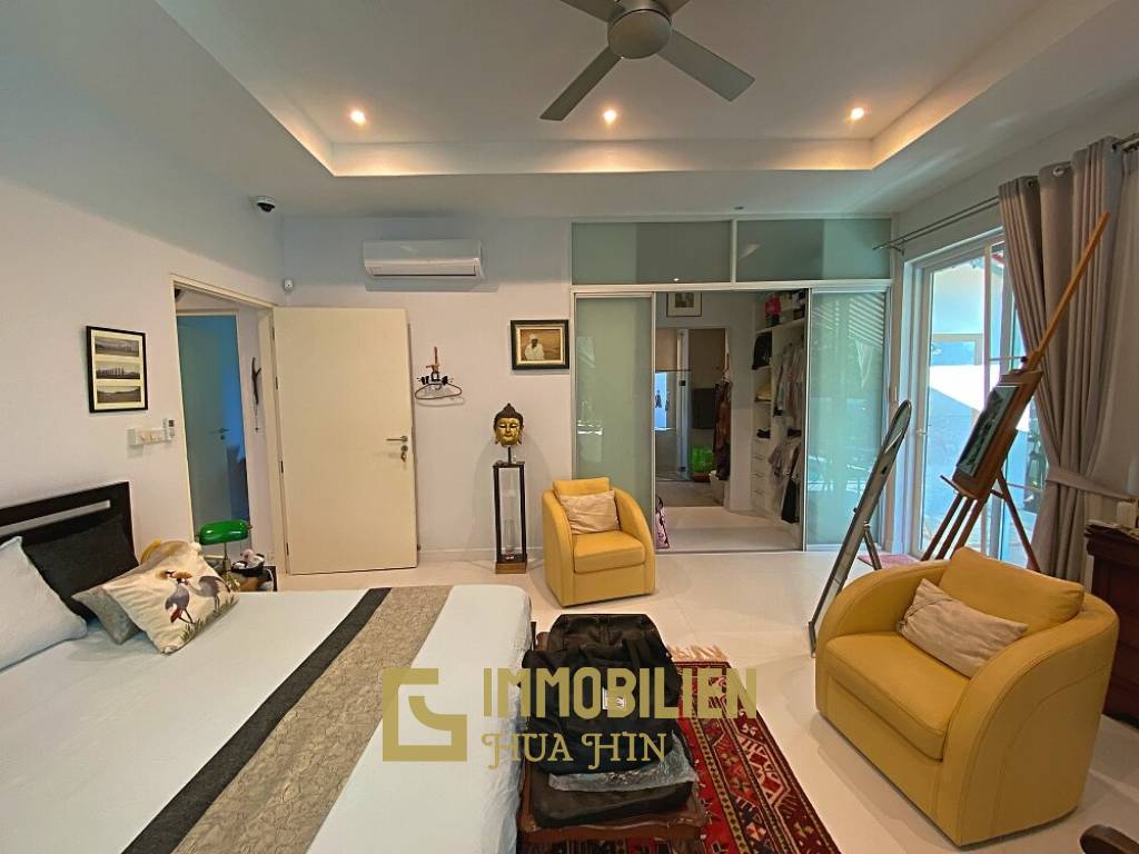 Modern 3 Bed 2 Bath Private Pool Villa For Sale in Woodlands Residence