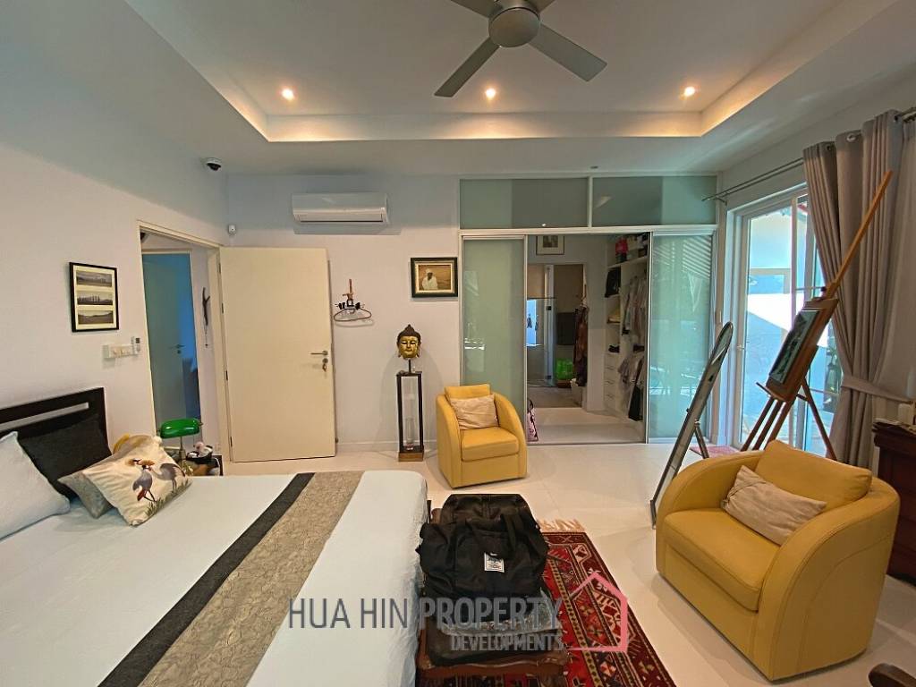 Modern 3 Bed 2 Bath Private Pool Villa For Sale in Woodlands Residence