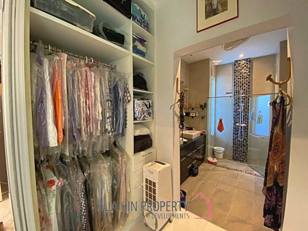 Modern 3 Bed 2 Bath Private Pool Villa For Sale in Woodlands Residence