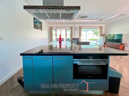 Black Mountain : 3 Bed 3 Bath Pool Villa