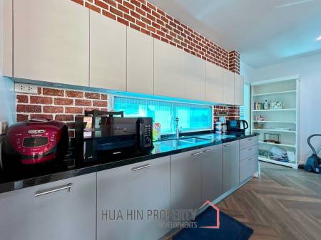 Black Mountain : 3 Bed 3 Bath Pool Villa
