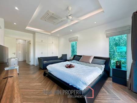 Black Mountain : 3 Bed 3 Bath Pool Villa