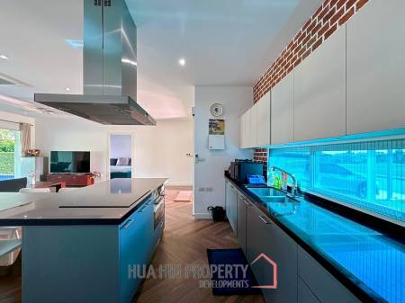 Black Mountain : 3 Bed 3 Bath Pool Villa