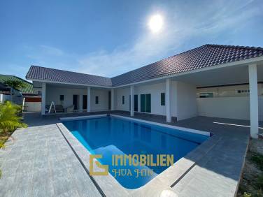 Soi 102: Pool villa with 4 bedrooms