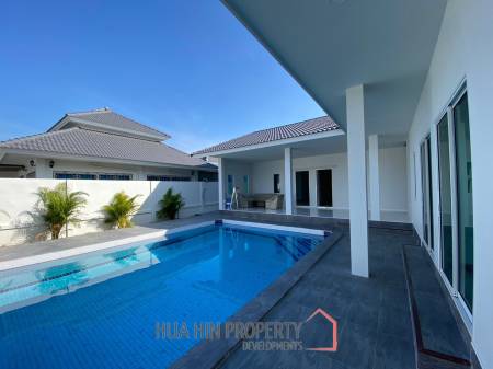 Soi 102: Pool villa with 4 bedrooms